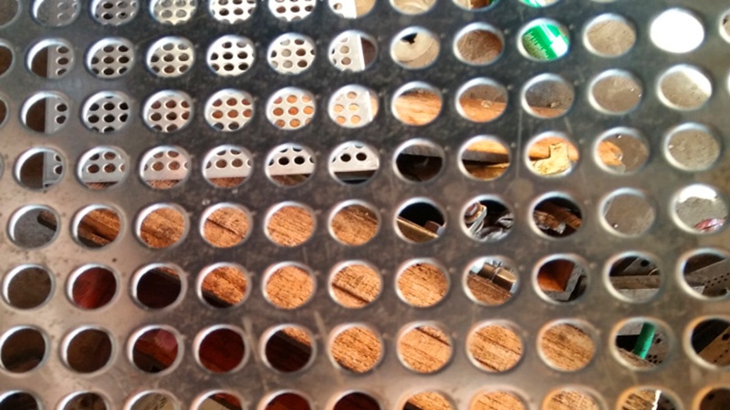Galvanized perforated metal sheet