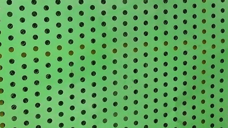 Chapas perforadas con agujeros redondos