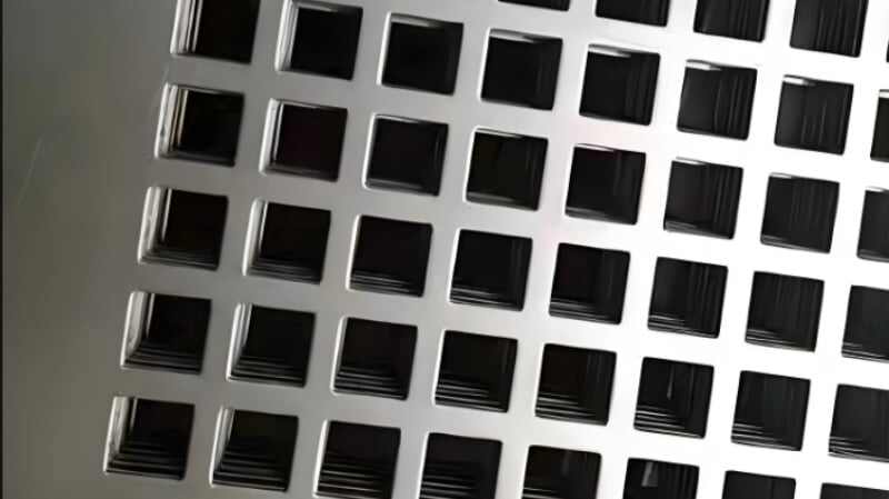 Chapas perforadas con agujeros cuadrados