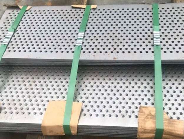 Chapa perforada de aluminio