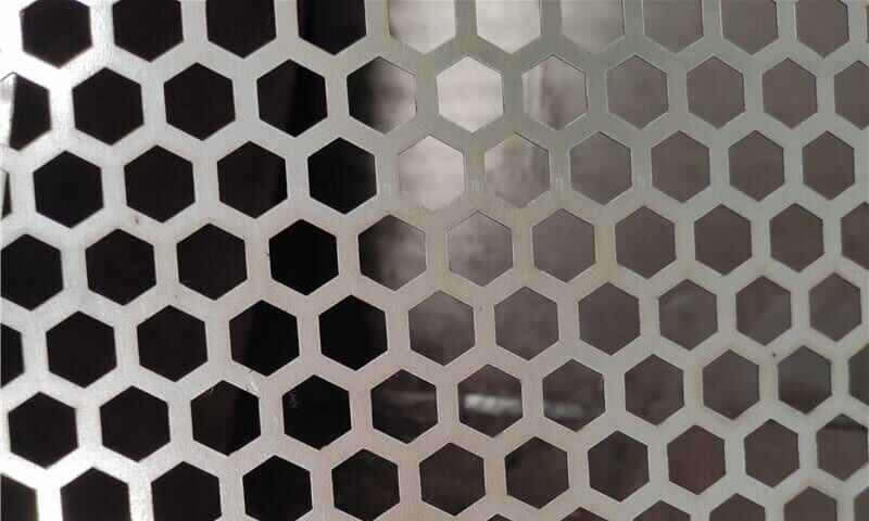 Chapas perforadas hexagonales