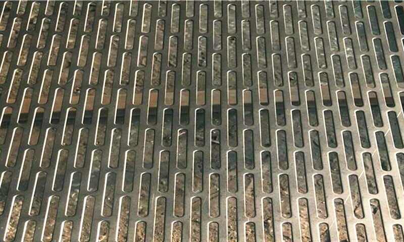 Chapa de aluminio perforada ranurada