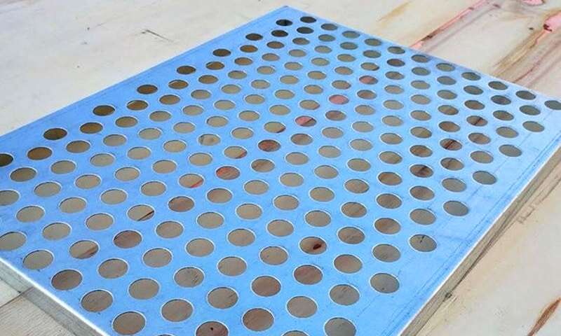 Çinko kaplama yüzeyli galvanizli delikli sac
