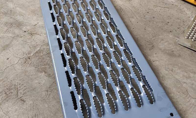 Anti-slip grid panel after punching and stretching process