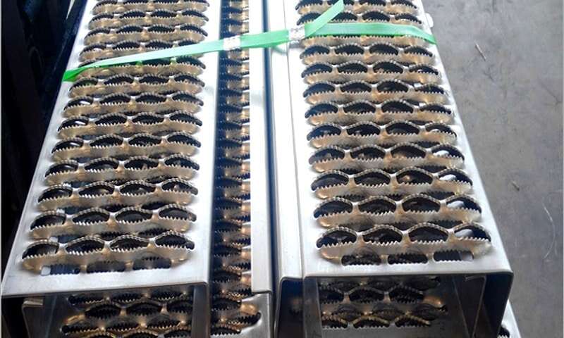 serrated safety grating stair treads