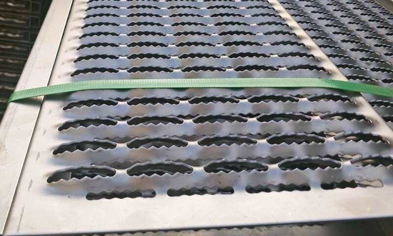 Galvanizli Delikli Güvenlik Izgarası