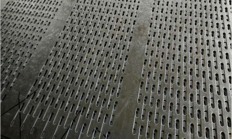 Yuva delikli perfore metal sac yapısı ve delik desenleri