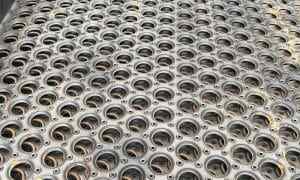 kulatý vyvýšený perforovaný kov