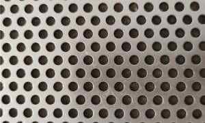 perforerad plåt av rostfritt stål