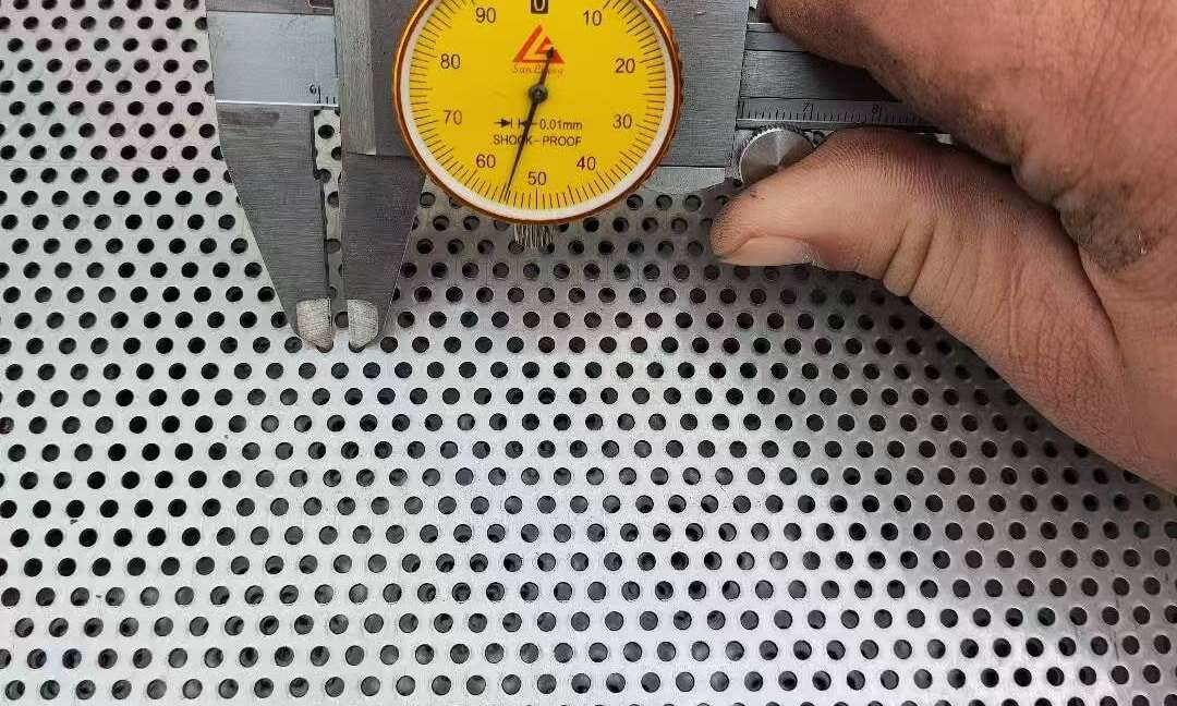 圓孔穿孔板間距