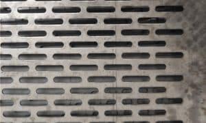 slitsad perforerad metallplåt