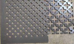 십자형 천공 플레이트