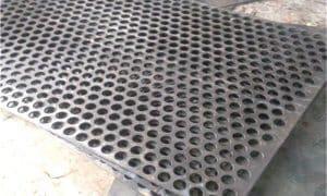 Acier perforé laminé à chaud