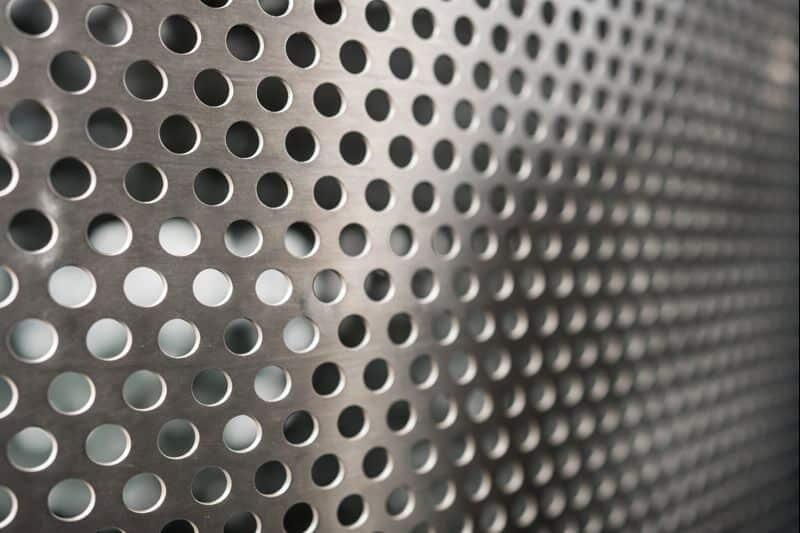 detailní záběr kruhového otvoru 304 perforovaný plech používaný ve ventilačních zařízeních