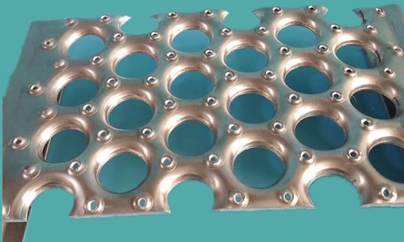 drenaj ve denetim erişimi için tasarlanmış delikli paneller