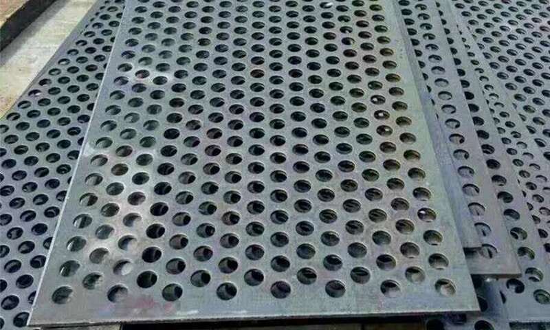 Изготовленная на заказ сверхпрочная перфорированная металлическая пластина с круглыми отверстиями