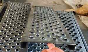 Fischaugenlöcher Treppenstufe Anti-Rutsch-Platte nach dem Biegen