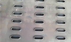 Gelochte Antirutschplatte mit Rillenlöchern für den Einsatz auf Anhängerplattformen