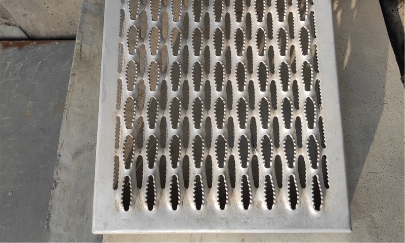 ワニ口穴あきセーフティライトカーテン