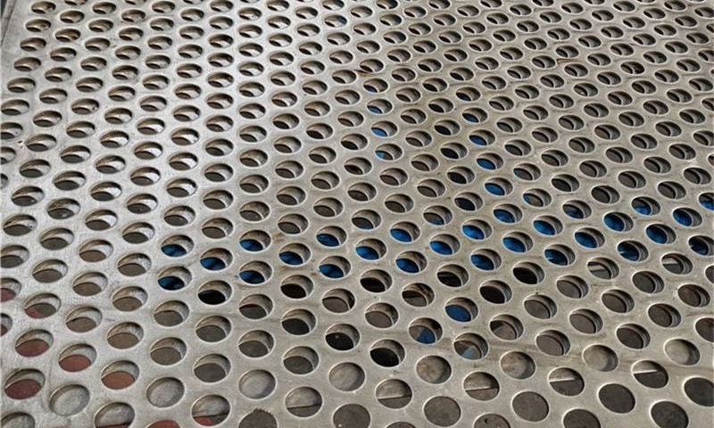 Панели с круглыми отверстиями